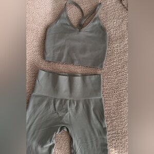 sz SMALL SET ACTIVE SCULPTFLEX TOP & LEGGINGS SET